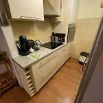 Lux Barbara פורץ