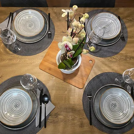 Lux Barbara 波雷奇